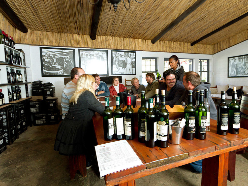보트리비에르 Endless Vineyards At Wildekrans Wine Estate 게스트하우스 외부 사진